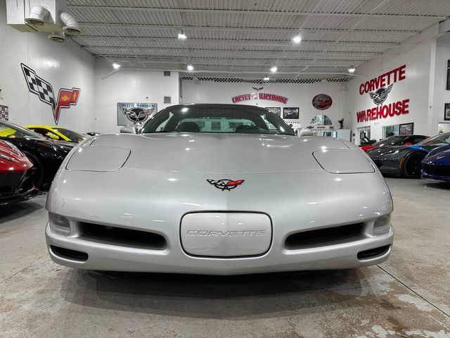 Used 2004 Chevrolet Corvette Coupe w/ Preferred Equipment Group RWD image 22