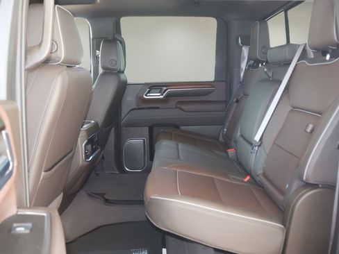 Used 2024 GMC Sierra 3500 Denali w/ Denali Reserve Package AWD/4WD image 12