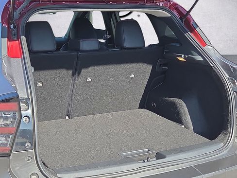 Used 2025 Nissan Kicks SR image 9