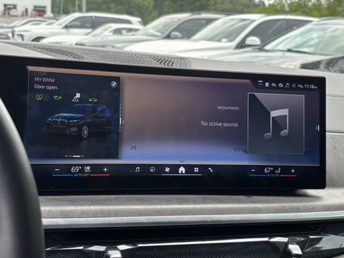 Used 2024 BMW X7 xDrive40i w/ Executive Package AWD/4WD image 25