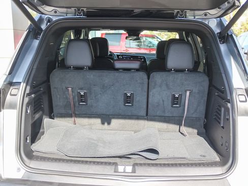 Used 2025 Chevrolet Traverse Z71 image 22