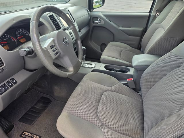 Used 2021 Nissan Frontier SV w/ Midnight Edition Floor Mats AWD/4WD image 17