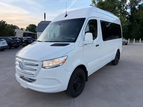 Used 2024 Mercedes-Benz Sprinter 2500 image 70