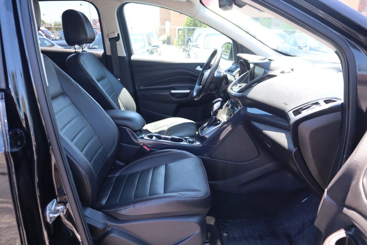 Used 2014 Ford Escape Titanium w/ Equipment Group 401A AWD/4WD image 9