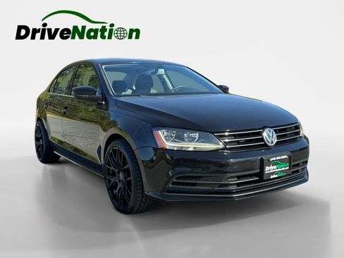 Used 2017 Volkswagen Jetta S image 3