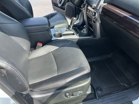 Used 2022 Toyota 4Runner Limited AWD/4WD image 34