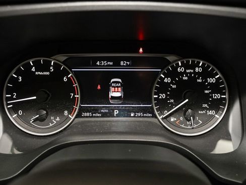 Certified 2025 Nissan Rogue SV image 18