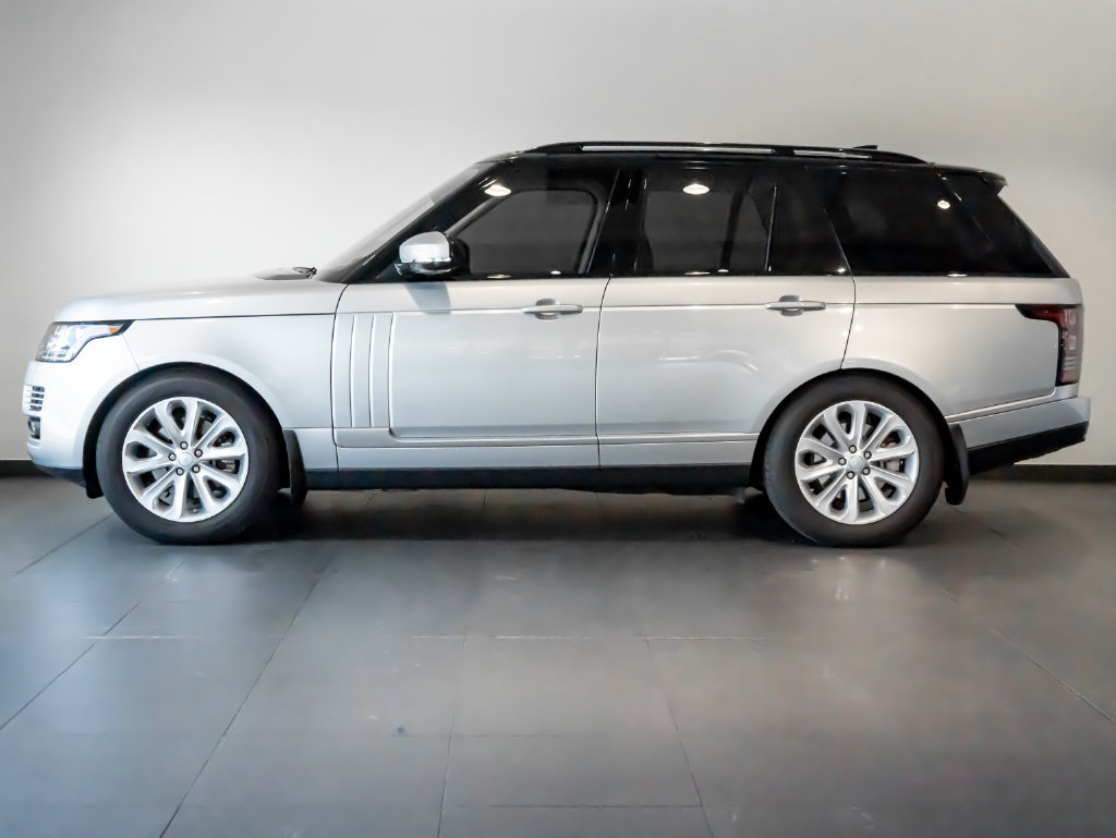 Used 2017 Land Rover Range Rover HSE AWD/4WD image 2