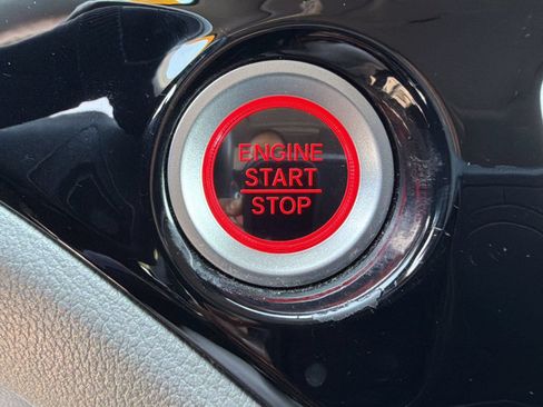 Used 2020 Honda Pilot Touring image 16