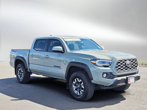 Used 2023 Toyota Tacoma TRD Off-Road w/ Black Out Package (TMS) AWD/4WD image 7