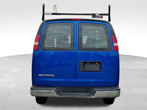 Used 2018 Chevrolet Express 2500 w/ Driver Convenience Package image 5