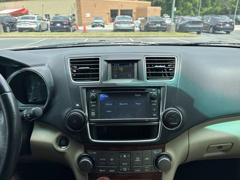 Used 2013 Toyota Highlander Limited FWD image 8