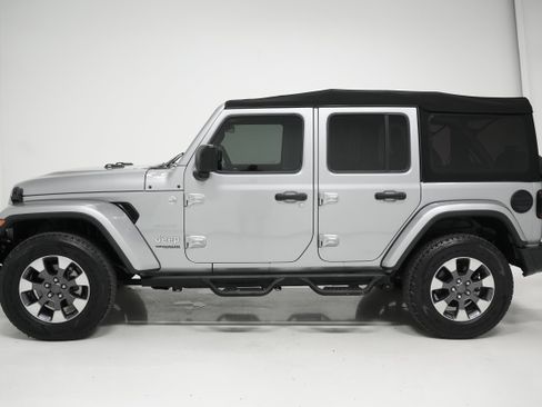 Used 2018 Jeep Wrangler Unlimited Sahara w/ LED Lighting Group image 7
