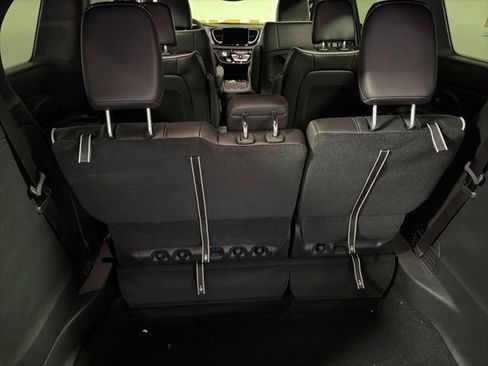 New 2026 Chrysler Pacifica Limited FWD image 5