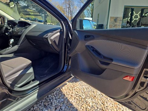Used 2014 Ford Focus S FWD image 23