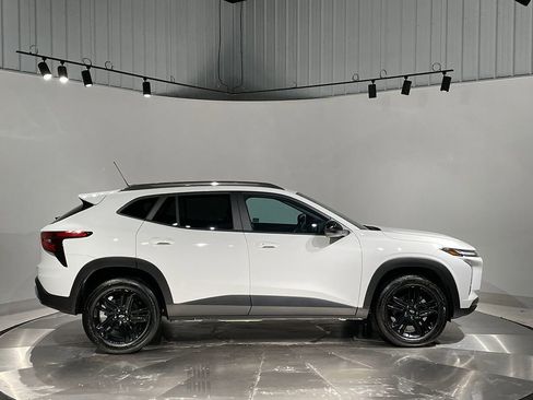 Used 2024 Chevrolet Trax ACTIV image 10