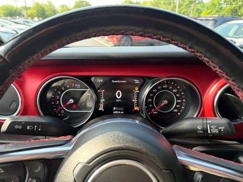 Used 2022 Jeep Gladiator Rubicon w/ Cold Weather Group AWD/4WD image 23