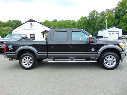 Used 2011 Ford F250 Lariat w/ Lariat Interior Pkg AWD/4WD image 2