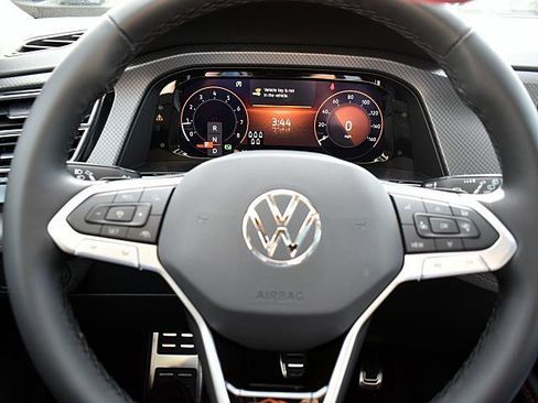 New 2026 Volkswagen Atlas Peak Edition image 11