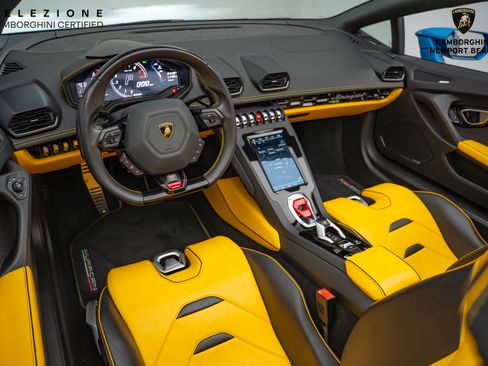 Used 2020 Lamborghini Huracan EVO image 20