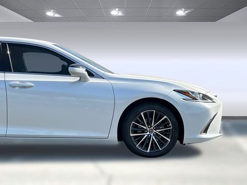 Certified 2025 Lexus ES 350 w/ Premium Package FWD image 33