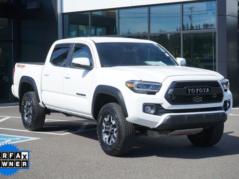 Used 2020 Toyota Tacoma TRD Off-Road w/ Technology Package AWD/4WD image 1