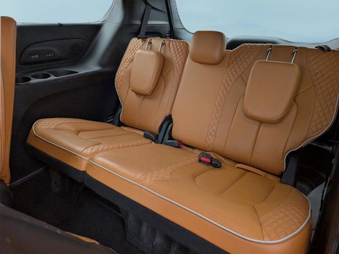 Used 2022 Chrysler Pacifica Pinnacle image 14