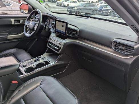 Used 2023 Ford Explorer XLT w/ Equipment Group 202A image 35