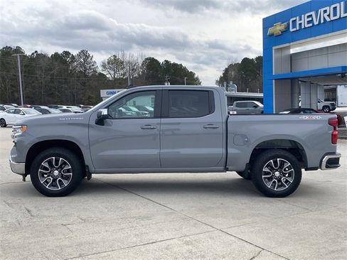 Used 2024 Chevrolet Silverado 1500 LT image 2