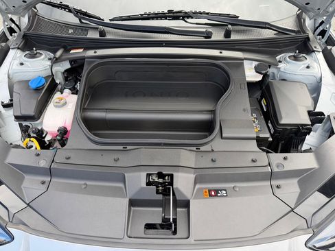 Used 2024 Hyundai Ioniq 6 SE image 49