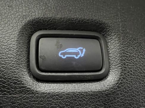 Used 2020 Hyundai Santa Fe SEL image 18