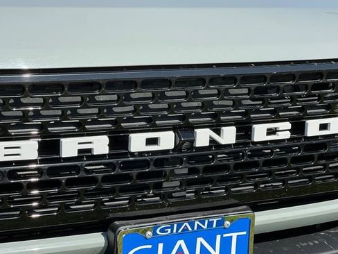 Used 2023 Ford Bronco Wildtrak AWD/4WD image 38