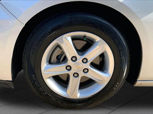 Used 2021 Chevrolet Malibu LS FWD image 10