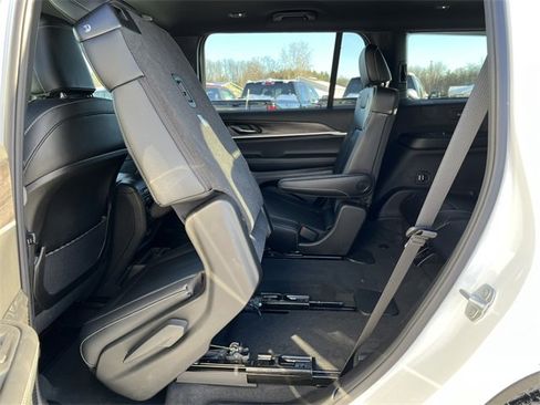 New 2025 Jeep Grand Cherokee L Limited image 6