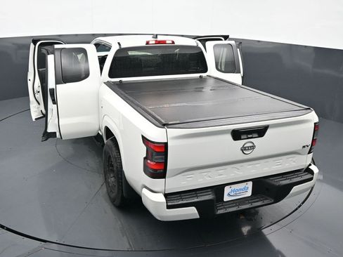 Used 2024 Nissan Frontier SV RWD image 29