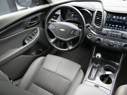 Used 2018 Chevrolet Impala LT FWD image 24