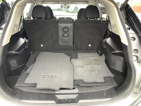 Used 2018 Nissan Rogue SV AWD/4WD image 13