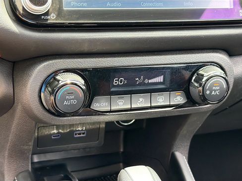 Used 2023 Nissan Kicks SR FWD image 13