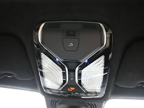 Used 2022 BMW X7 xDrive40i w/ Executive Package AWD/4WD image 25