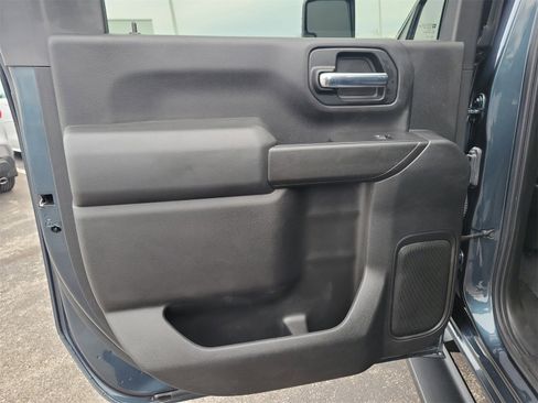 Used 2020 Chevrolet Silverado 2500 Custom w/ Custom Value Package image 14