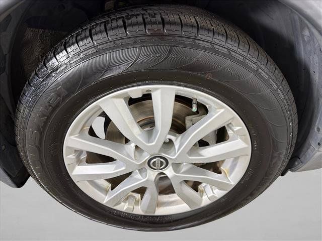 Used 2017 Nissan Rogue SV FWD image 12
