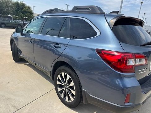 Used 2017 Subaru Outback 2.5i Limited AWD/4WD image 5