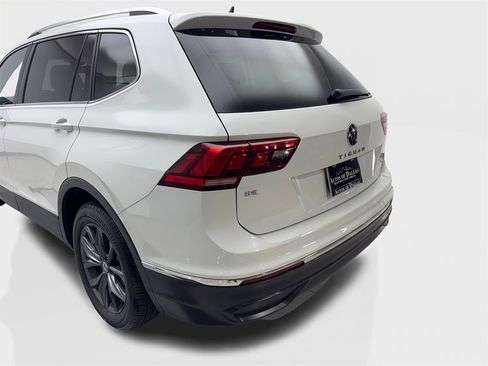 Used 2022 Volkswagen Tiguan SE image 19