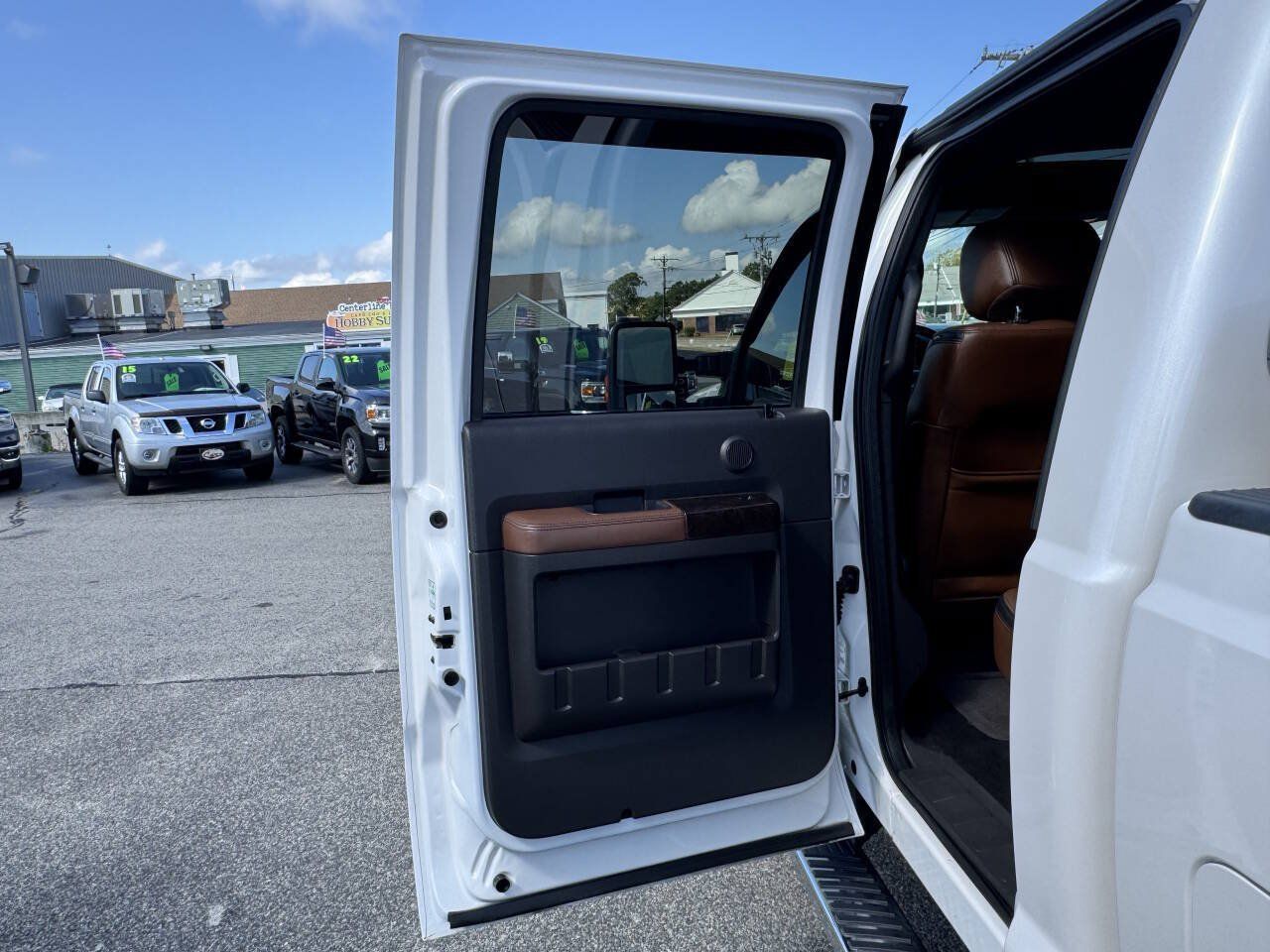 Used 2015 Ford F250 Platinum w/ FX4 Off-Road Package AWD/4WD image 34