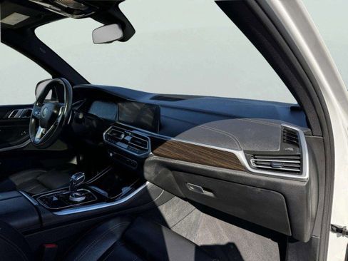 Used 2020 BMW X5 xDrive50i w/ Premium Package image 54