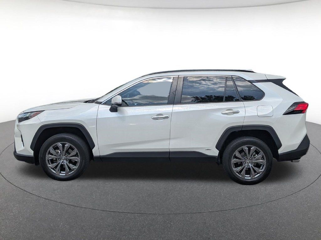 Used 2022 Toyota RAV4 Limited AWD/4WD image 3