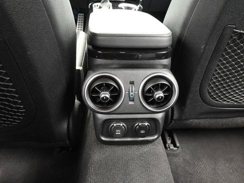 Used 2022 Kia Stinger GT-Line image 38