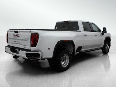 Used 2022 GMC Sierra 3500 Denali w/ Denali Ultimate Package image 5