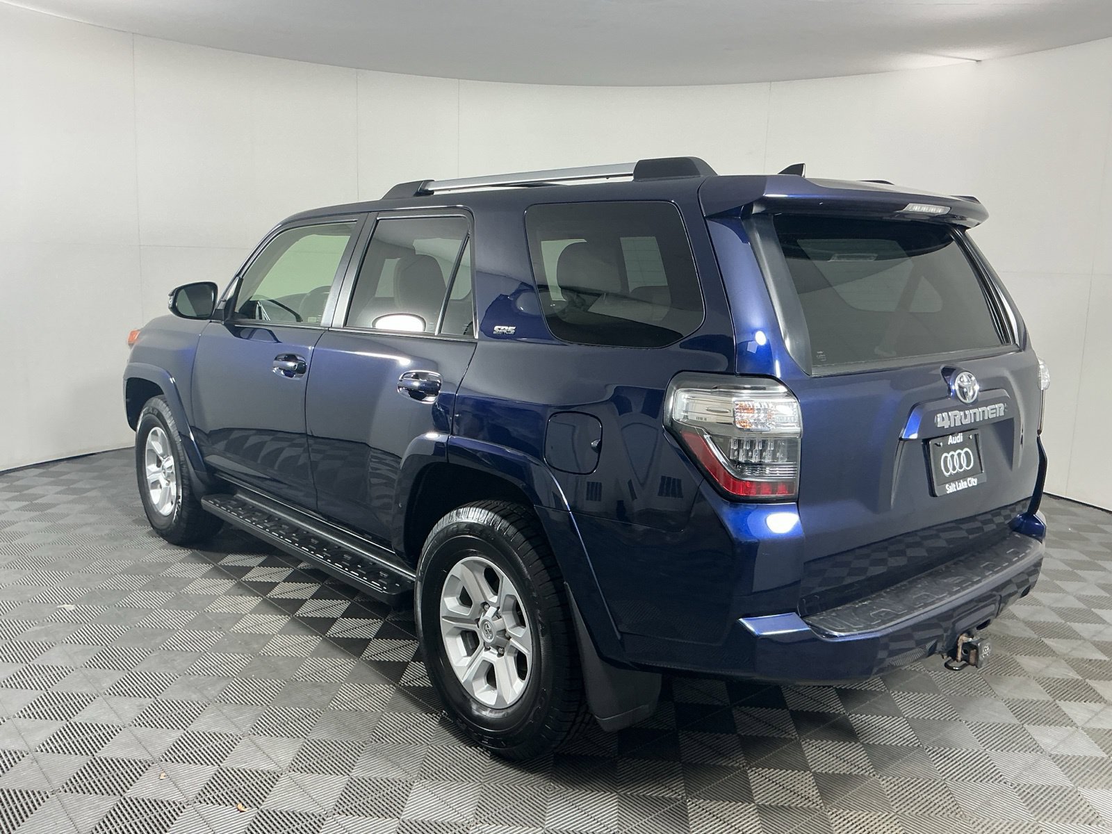 Used 2020 Toyota 4Runner SR5 Premium w/ Moonroof Package AWD/4WD image 7