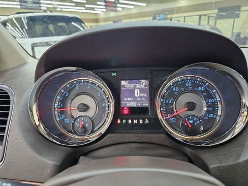 Used 2013 Chrysler Town & Country Limited w/ Luxury Group FWD image 32